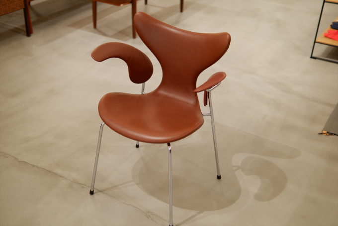 FRITZ HANSEN Lily chair / Chestnut(Leather)