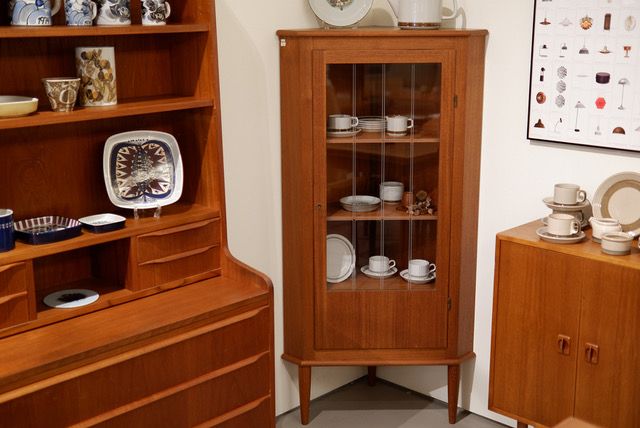 <Vintage Item>Corner Cabinet