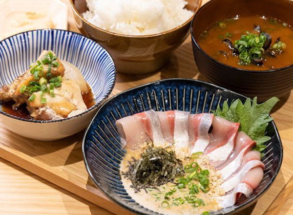 平日限定サービスランチ「ごま魚定食」